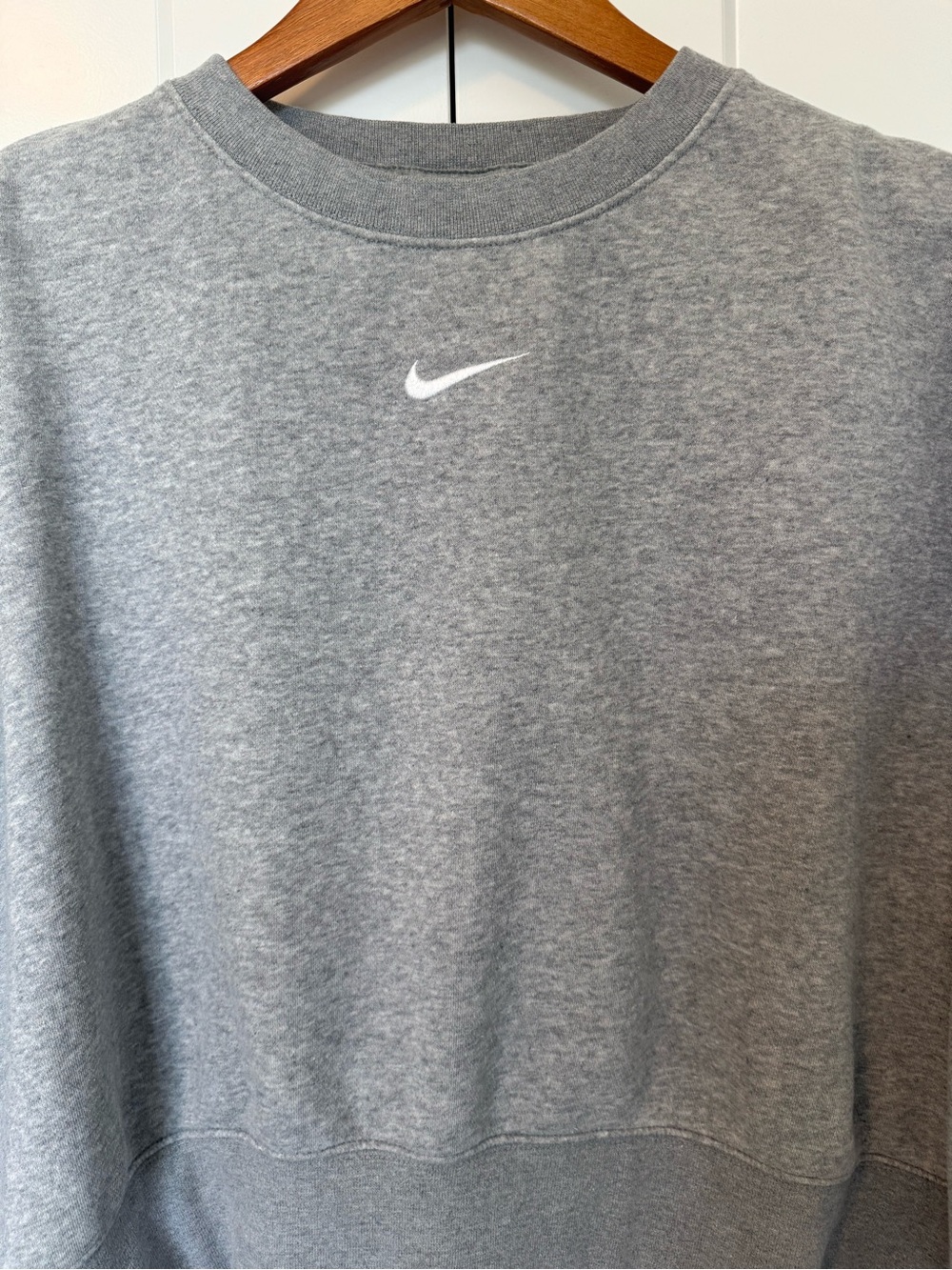 Nike Women's Gray Cropped Crew Sweatshirt with White Swoosh - Picture 2 of 7
